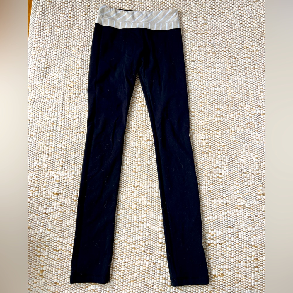 LULULEMON REVERSIBLE STRAIGHT LEG SIZE 4
